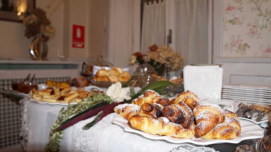 servizi hotel corona grossa sala colazioni torino